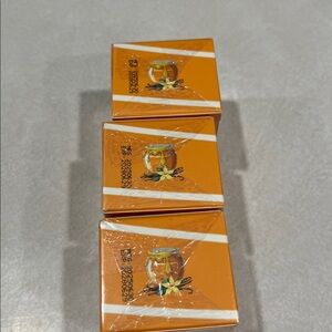 Bee Balm Honey Vanilla Creme